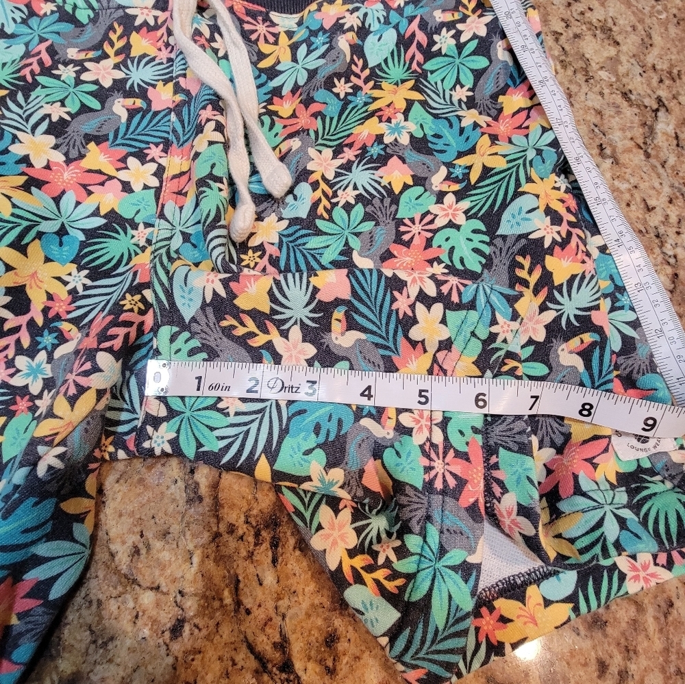 Chubbies French Terry Toucan Tropical Shorts Men's Size Small 7" Inseam - Picture 7 of 10